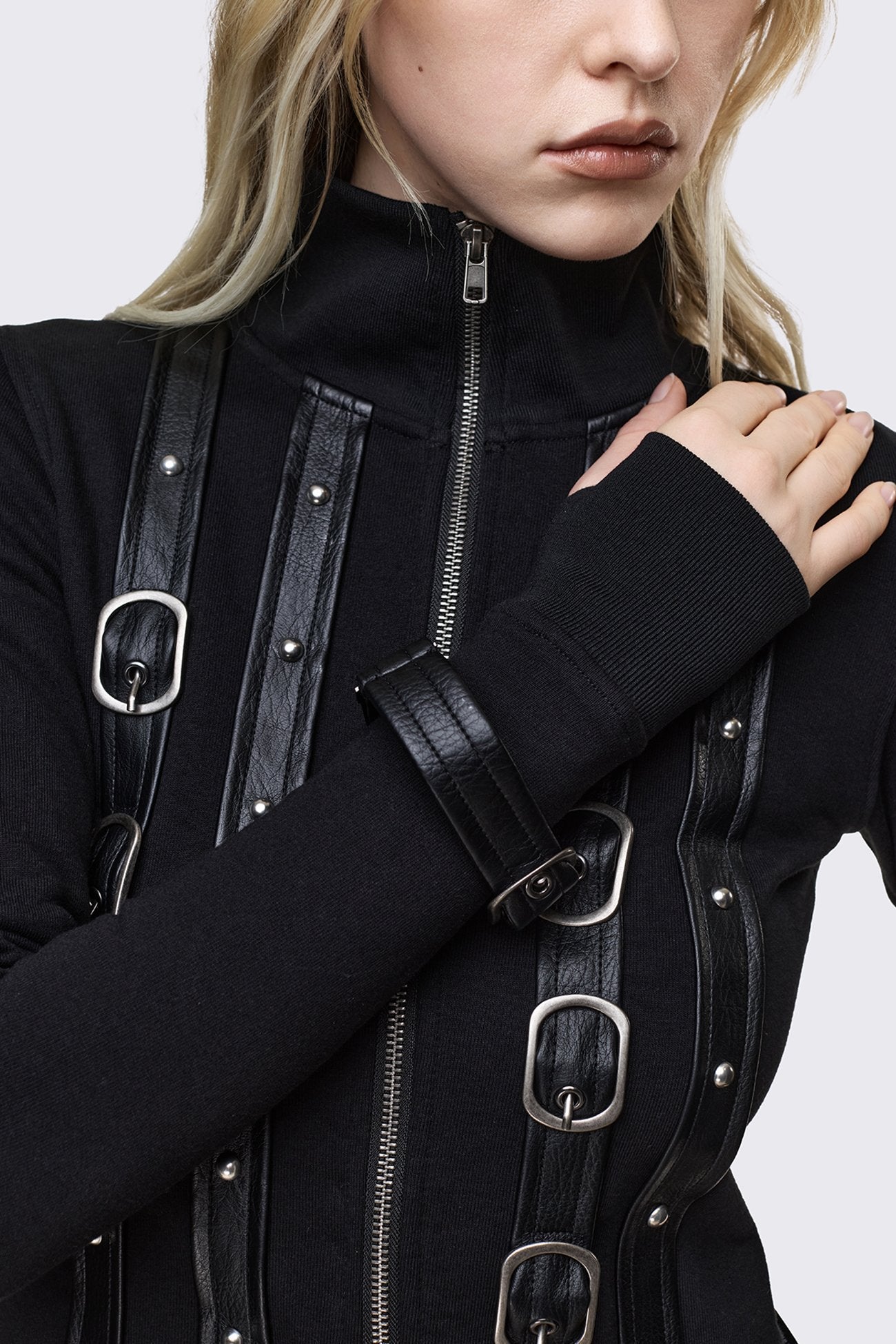 Resonance Funnel Neck Zip Up